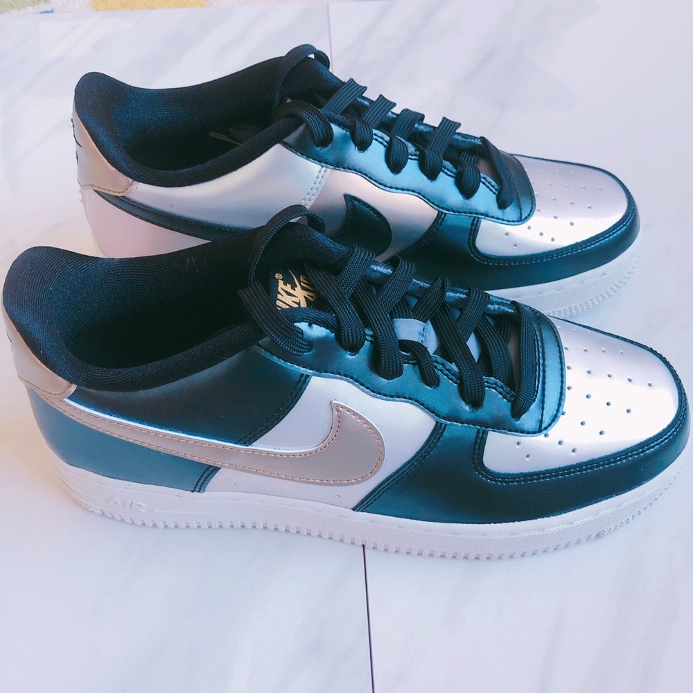 Nike Air Force 1 LV8 - Picture 6 of 8